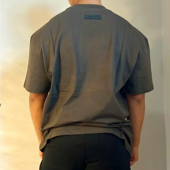 Essential shorts - Picture 3 of 3